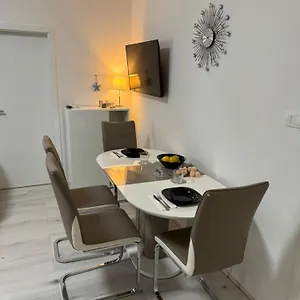 apartman-mia-51000.primorje-gorskikotar.com/